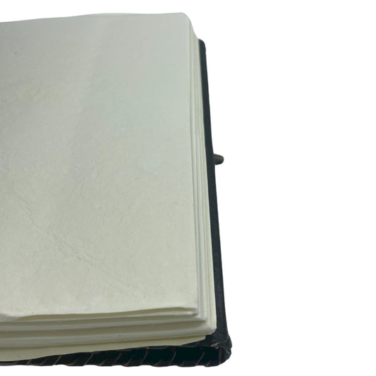 BOOK OF SHADOWS LARGE BLACK LEATHER JOURNAL – 200 Deckle-Edged Pages 25x18cm - Spirit And Shadow