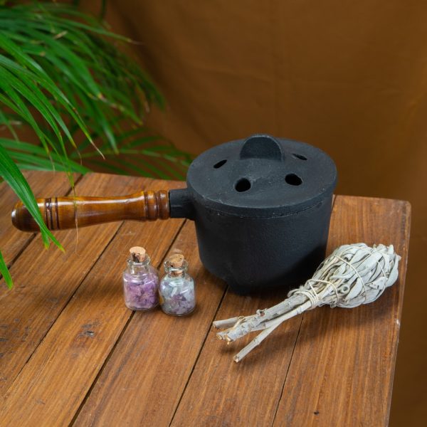 CAST IRON WITCH CAULDRON WITH STEEL HANDLE – 85mm Ø | Ritual & Incense Tool - Spirit And Shadow