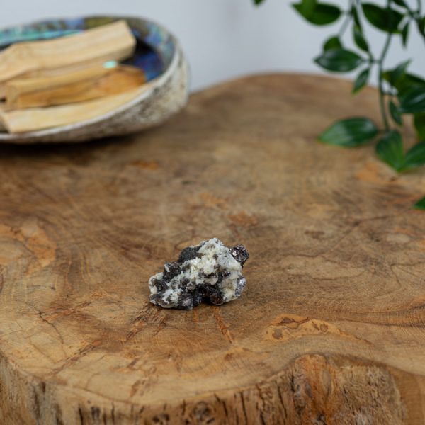 ROUGH ALBITE WITH MUSCOVITE GEMSTONE 1–3 cm – Unique Rare Crystal for Clarity & Emotional Balance - Spirit And Shadow