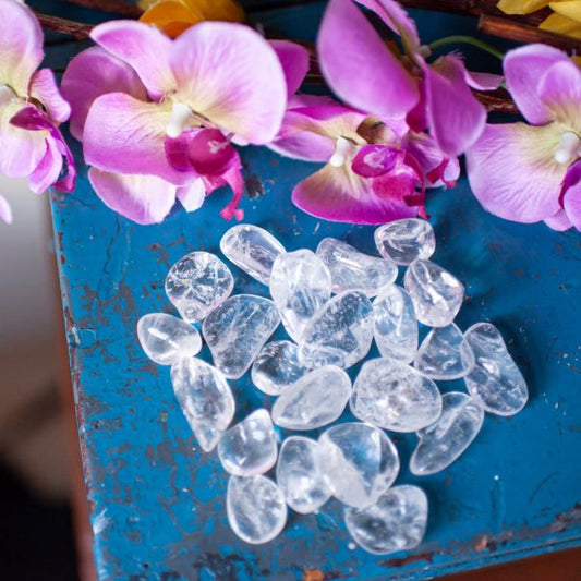 CLEAR QUARTZ TUMBLED CRYSTAL – Healing Stone for Clarity & Energy Balance - Spirit And Shadow