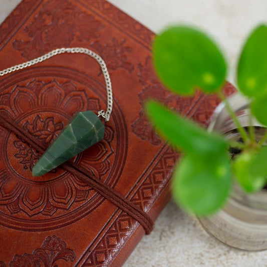 PENDULUM GEMSTONE GREEN JADE - Harmony and Healing Tool - Spirit And Shadow