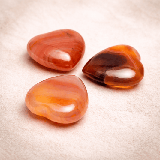 CARNELIAN HEART WORRY STONE 3cm – Energy & Confidence Crystal