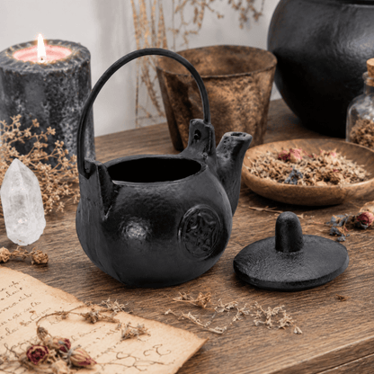 CAST IRON PENTAGRAM RITUAL POT WITH LID & SPOUT – 10cm