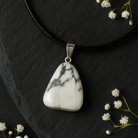 WHITE HOWLITE TUMBLED CRYSTAL PENDANT NECKLACE